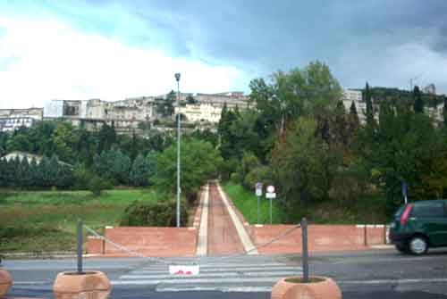 Foto della Strada Mattonata Foto Strada Mattonata