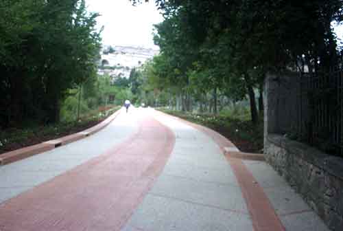 Foto della Strada Mattonata Foto Strada Mattonata