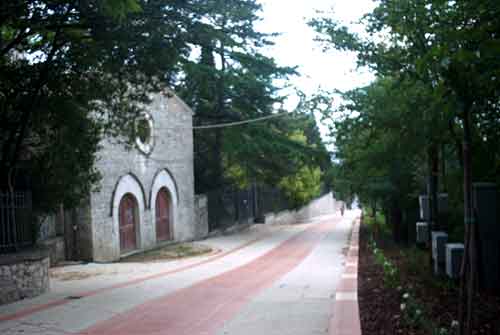 Foto della Strada Mattonata Foto Strada Mattonata